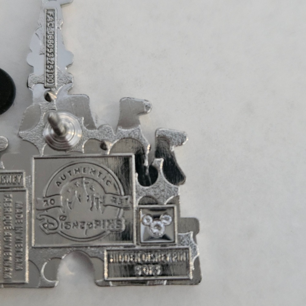 Disney Red Mickey Castles Hidden Disney 2025 Pin NEW - Picture 4 of 4